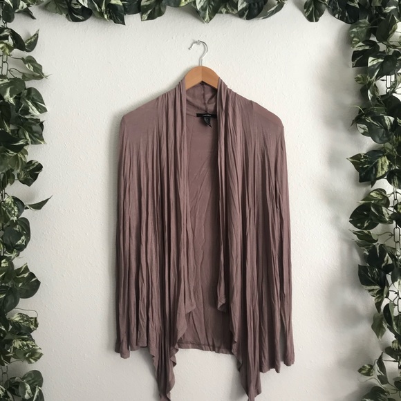 Forever 21 Sweaters - 📦3/$25📦Forever 21 Lightweight Cardigan